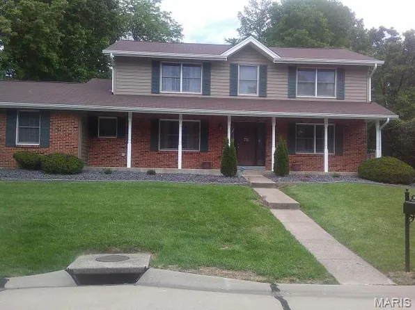 3065 Winding River Dr, Saint Charles, MO 63303