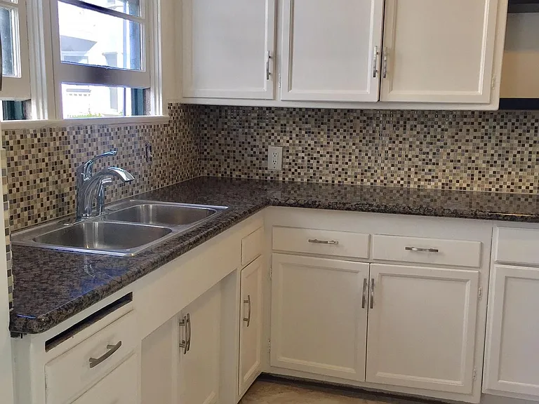 626 Midvale Ave #2 — Photo 7