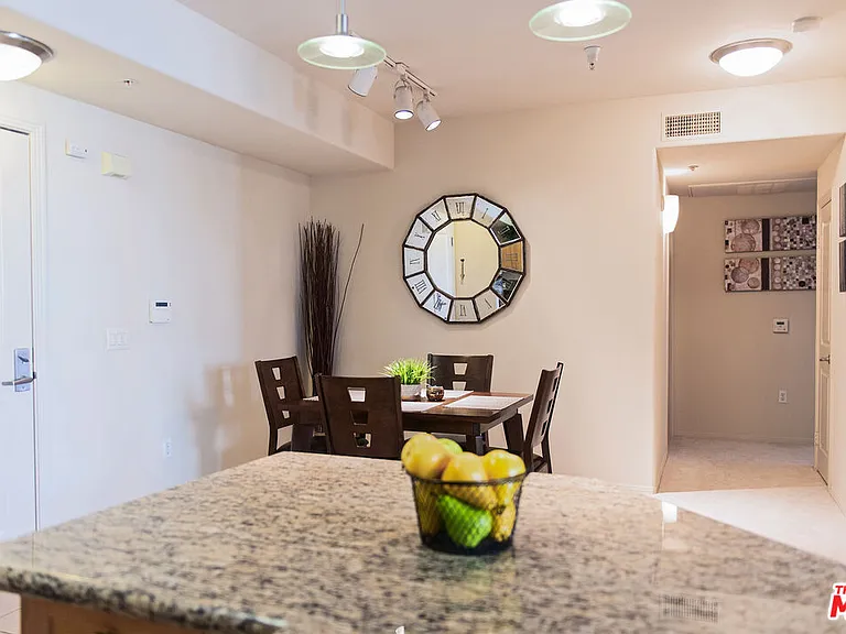 100 S Alameda St #267 — Photo 13
