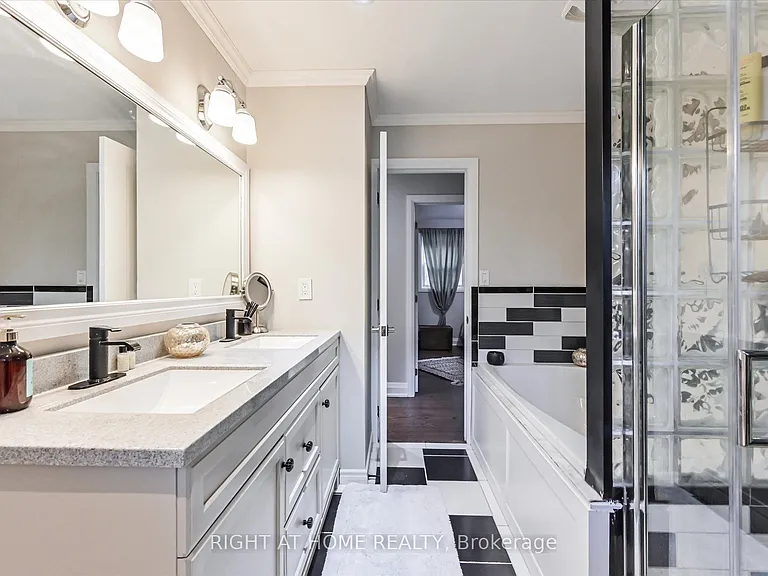 30 French Cres — Photo 11