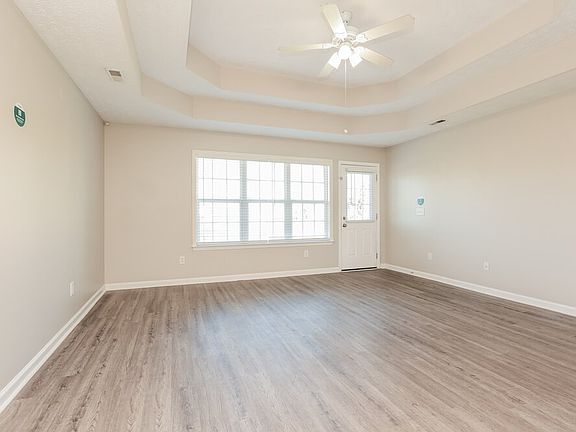 3rd image of 505 Chinquapin Pl