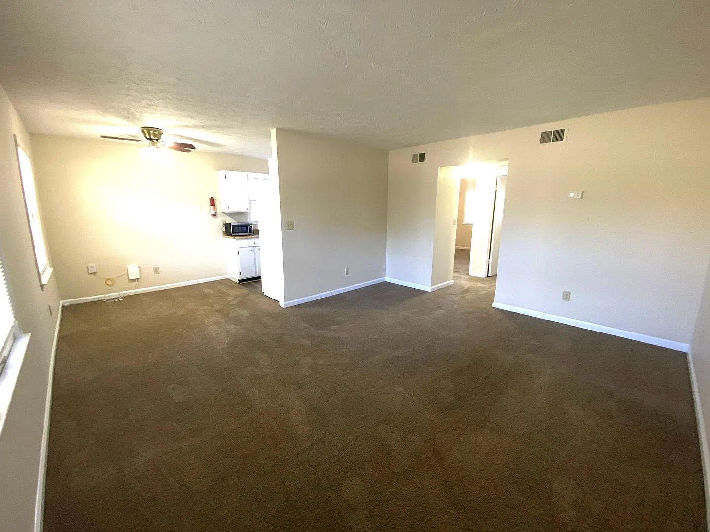 Camelot 2 Bedrooms. 1st Floor Apartment. 20261008 — Photo 4
