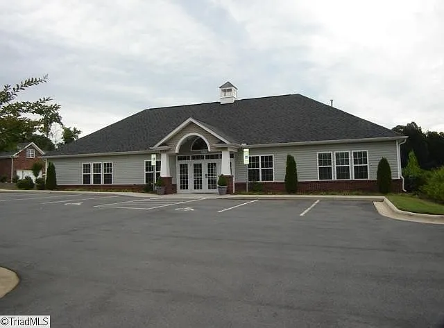 130 Shallowford Reserve Dr #303 — Photo 33