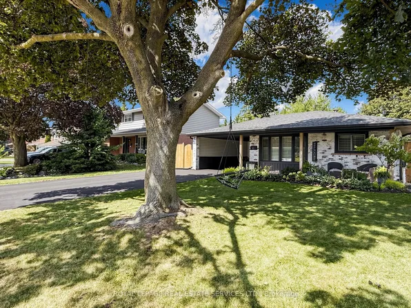 83 Delmar Dr, Hamilton, ON L9C 1J5