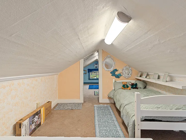 1313 Lincoln St — Photo 16