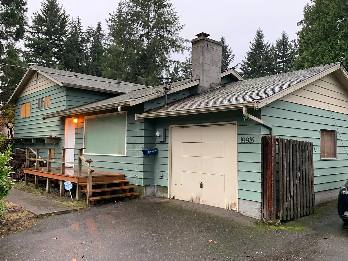 Building Photo - 19915 19th Ave NE