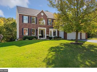 894 Oak Ct, Eagan, MN 55123