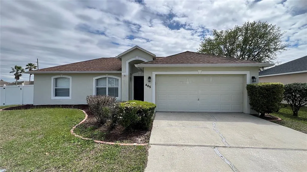 4 bed, 2.0 bath, 1535 sqft, $1,900 — Photo 1