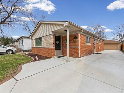 4685 Universal St, Dearborn Heights, MI, 48125