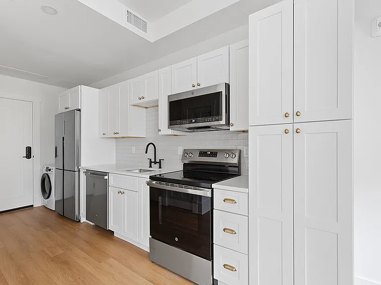 31 Hope St #204 — Photo 6