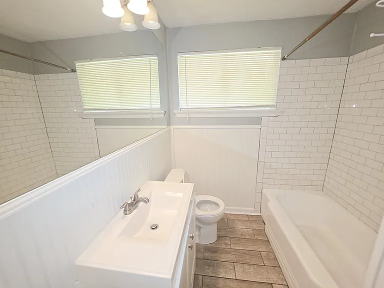 2409 N Day Dr — Photo 11