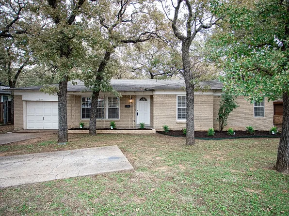 916 Brown Trl, Bedford, TX 76022