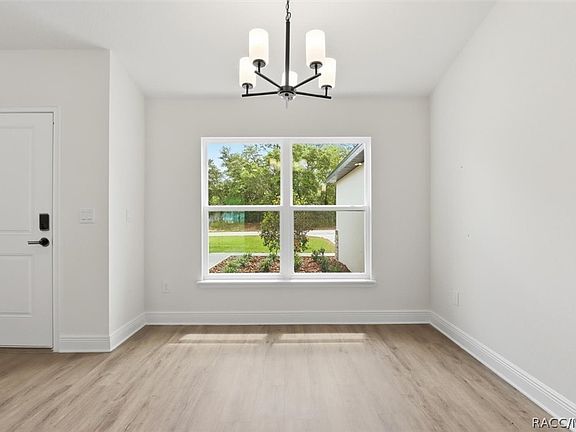 3rd image of 8202 N Primrose Dr