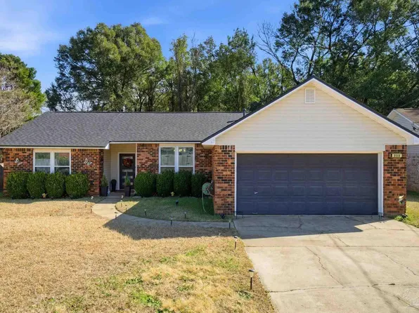 908 Valley Ridge Dr, Pensacola, FL 32514