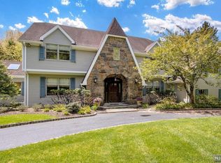 5 Old County Ct, Demarest, NJ 07627