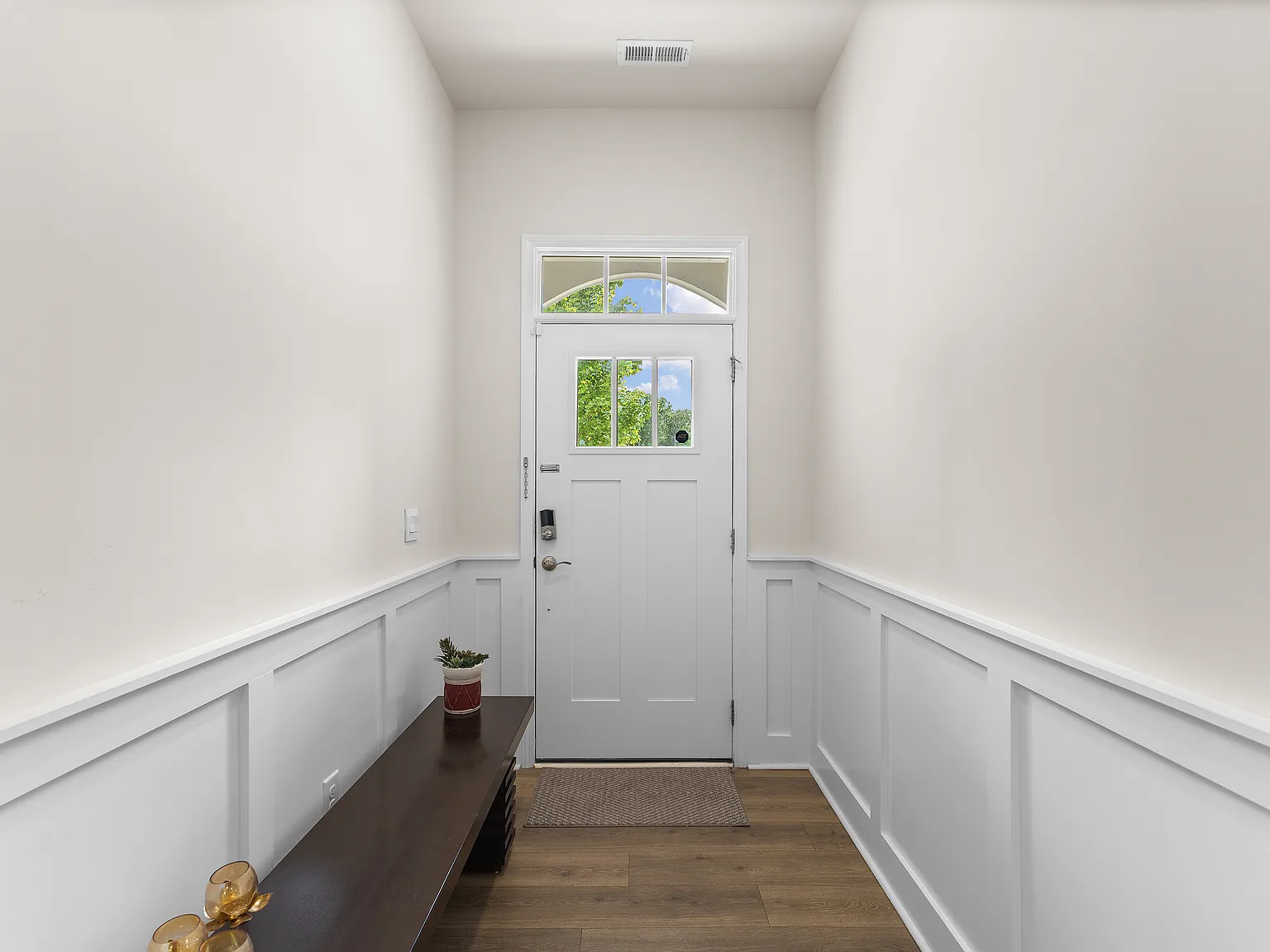 4 bed, 2489 sqft, $2,600 — Photo 1
