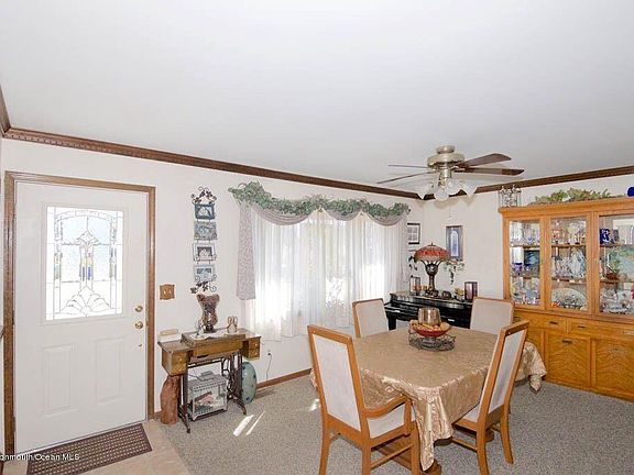 3rd image of 106 Roosevelt Dr