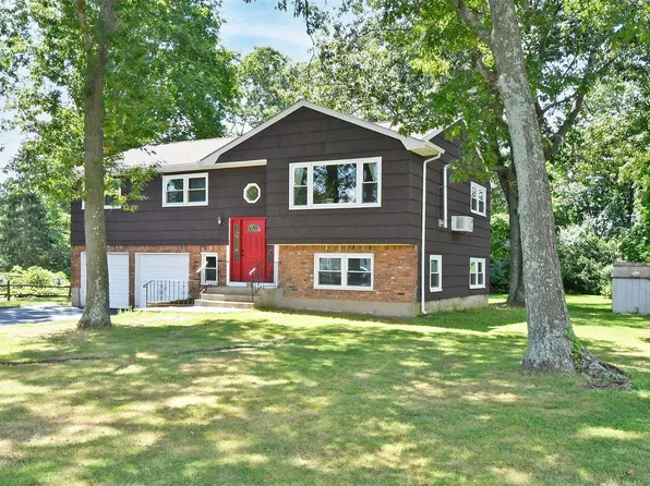 32 Gibbs Pond Road, Nesconset, NY 11767