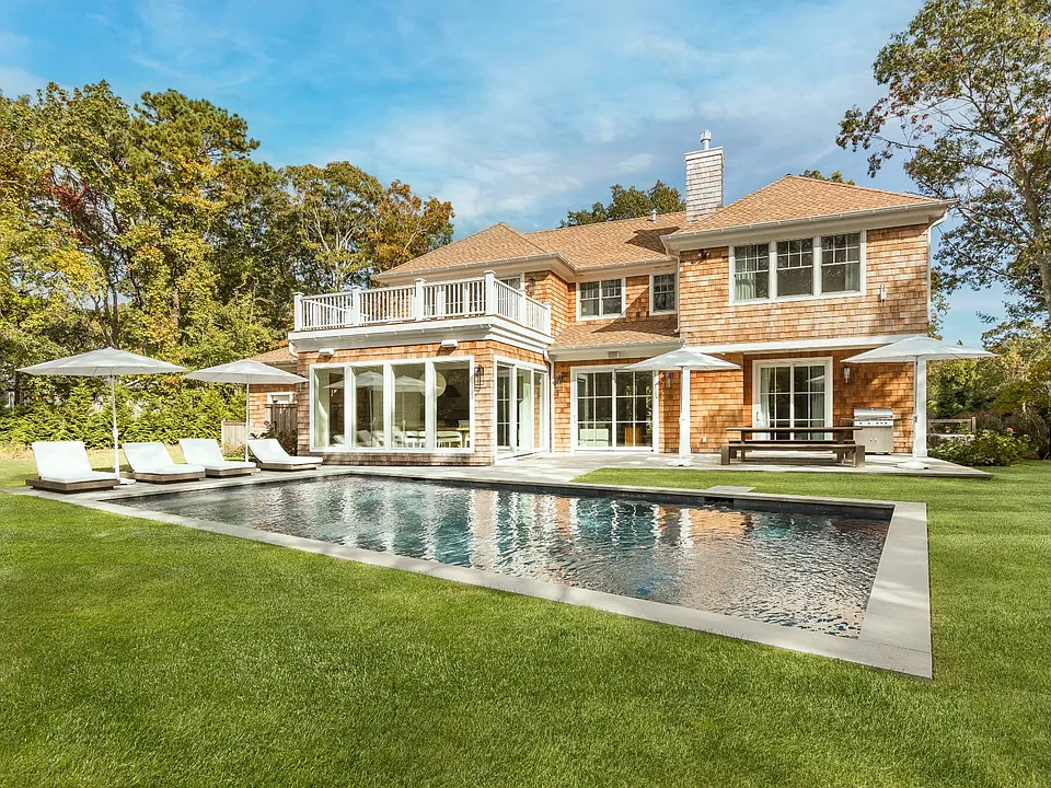 9 Rose Ave