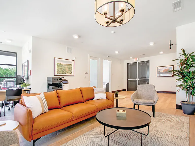 Loma Vista Lofts — Photo 17