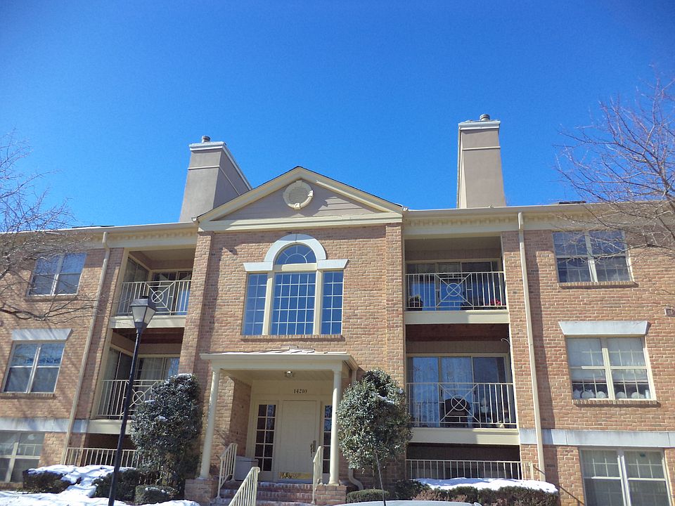 Exterior Front Building