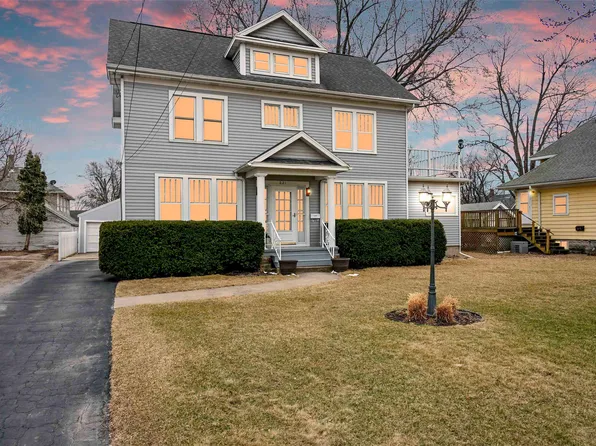621 1st St, Menasha, WI 54952