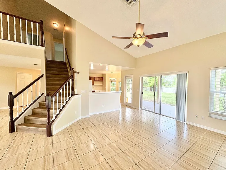 2813 Rolling Broak Dr — Photo 8