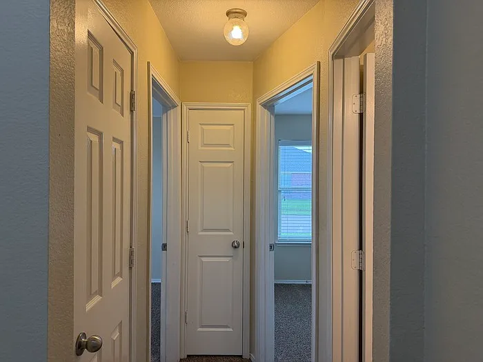 301 Meadow Lark Ln — Photo 4