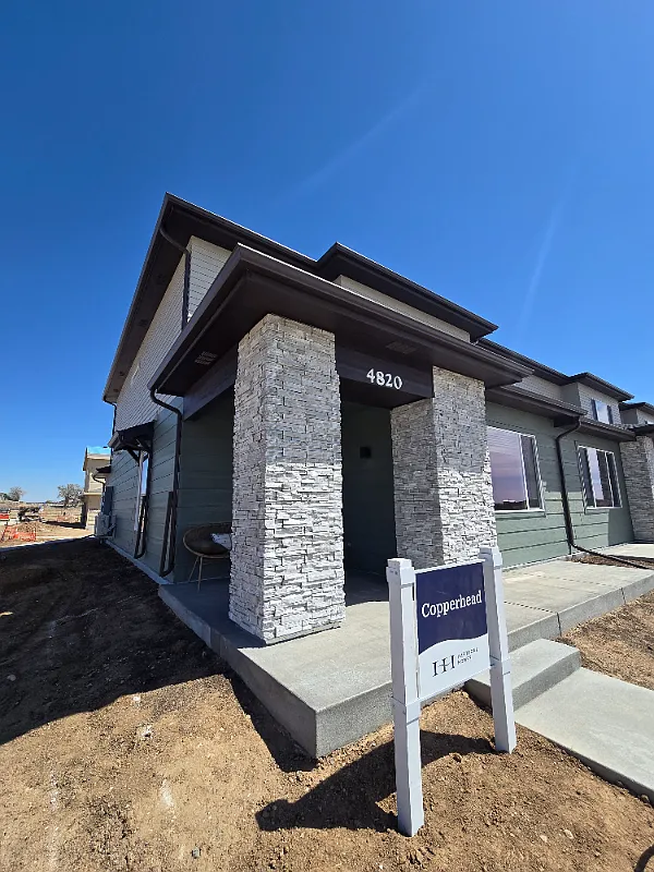 4820 River Roads Drive — Photo 1