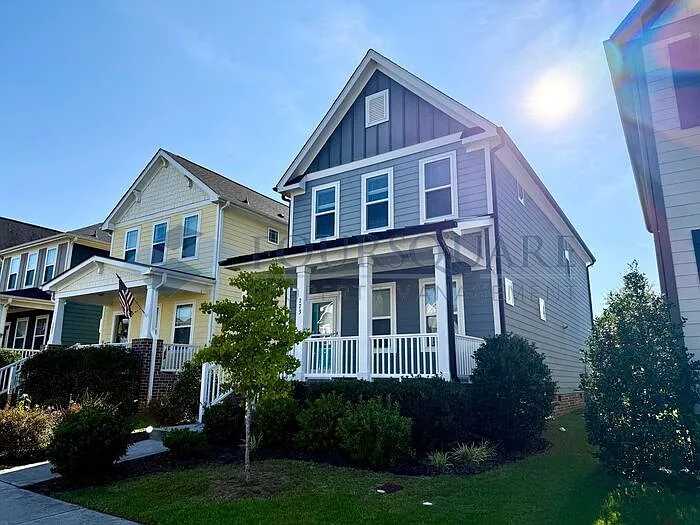 3 bed, 2.5 bath, 1855 sqft, $2,097 — Photo 3