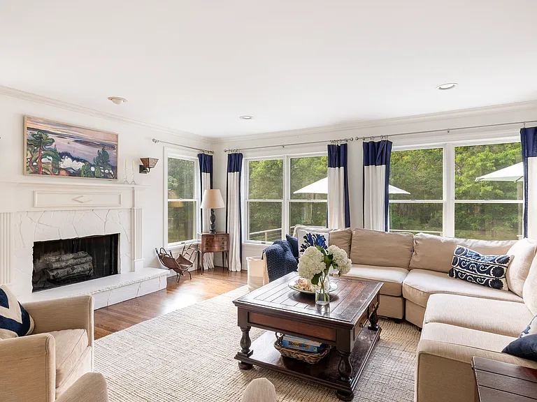 10 Knoll Ln — Photo 3