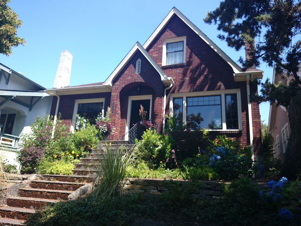 2nd image of 2534 10th Ave W