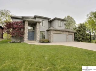 33 Ginger Woods Cir, Valley, NE 68064