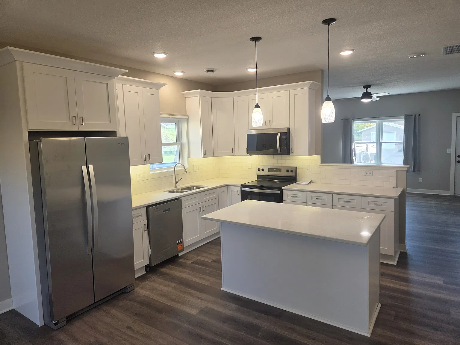 3 bed, 1525 sqft, $2,050 — Photo 4