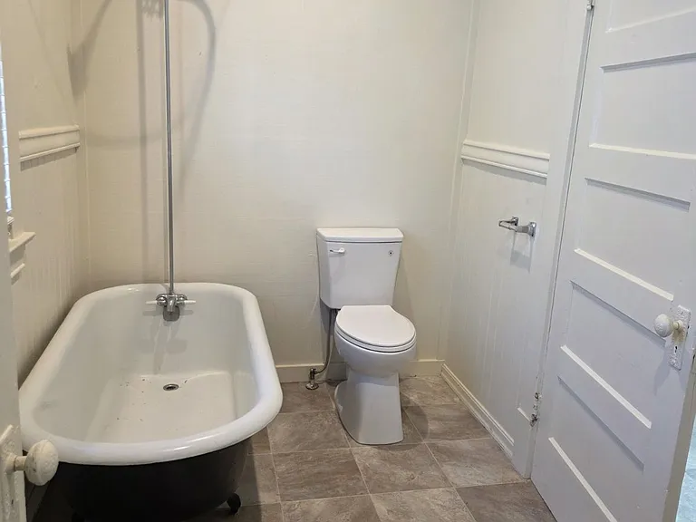 111 Junior St — Photo 12