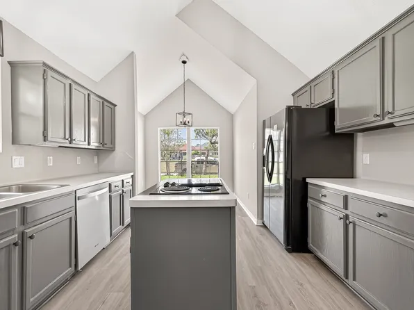 4906 Pleasure Lake Ln, Willis, TX 77318