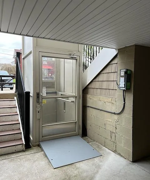 WC Lift