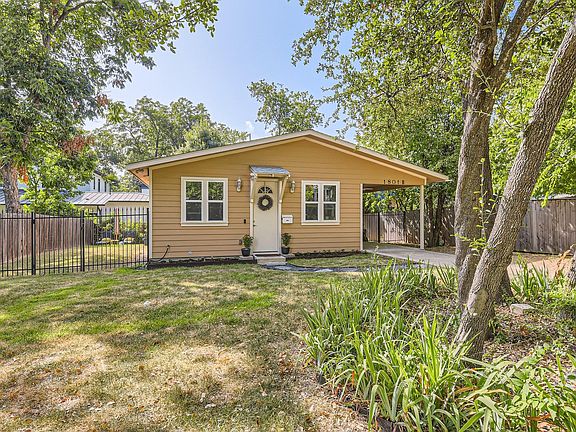 So Cute - Fenced in backyard