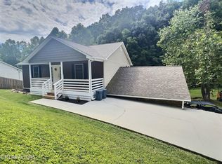 1119 Low Gap Rd, La Follette, TN 37766