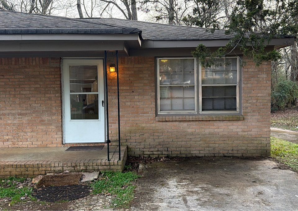 1st image of 2721 Clayton Dr NW #B
