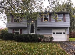 4304 Amblewood Ln, Clay, NY 13041