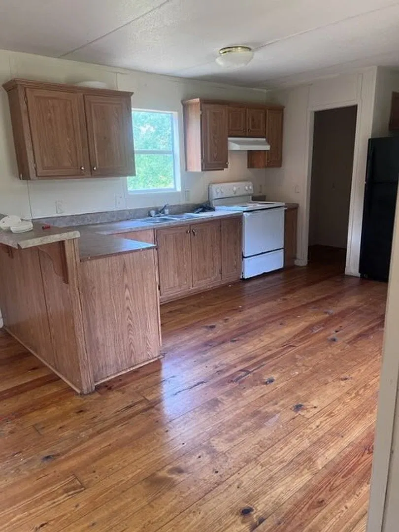 $950 monthly or $275- weekly Rent — Photo 1