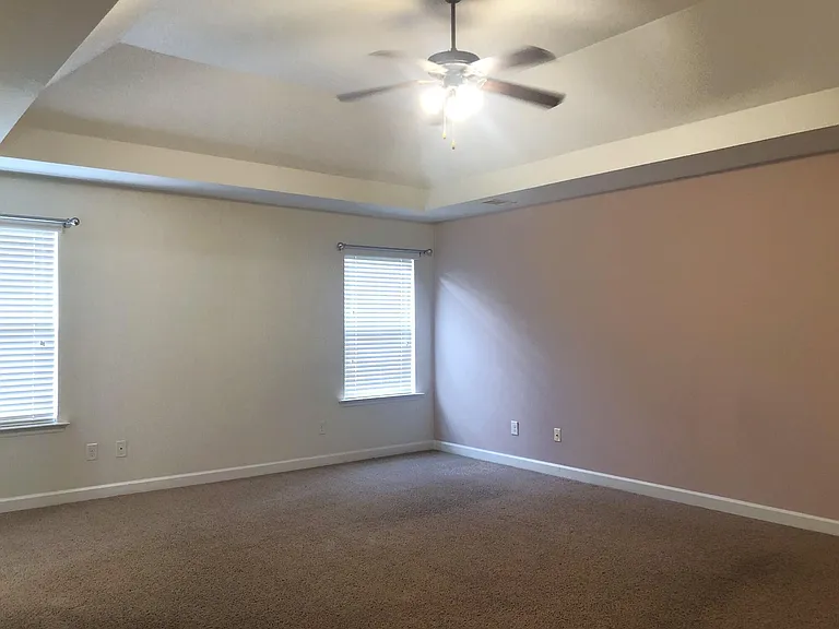 1806 Warwick St — Photo 12