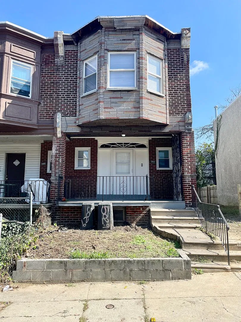 Lovely 3-Bedroom Townhouse in North Philadelphia! Available mid-November! — Photo 2