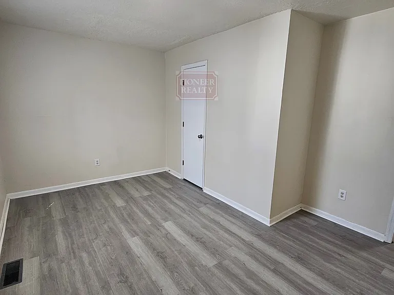 1300 New York Ave #10 — Photo 14