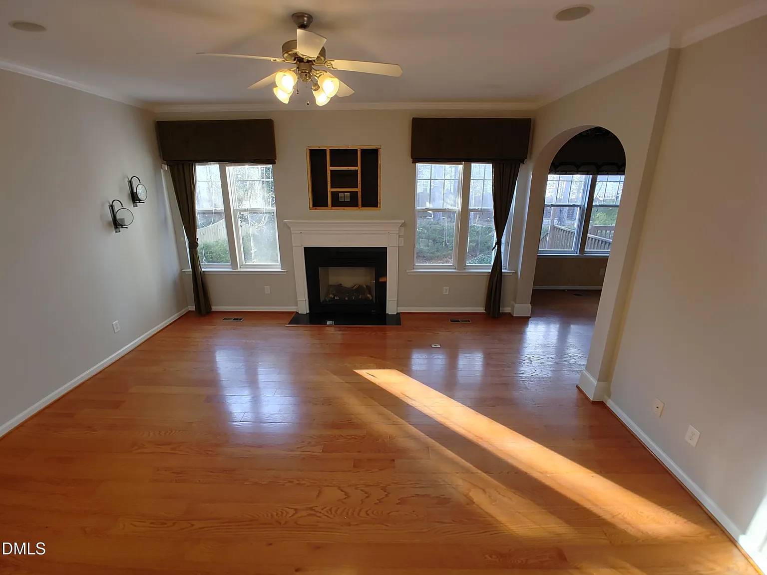 3 bed, 2.5 bath, 2750 sqft, $2,595 — Photo 4
