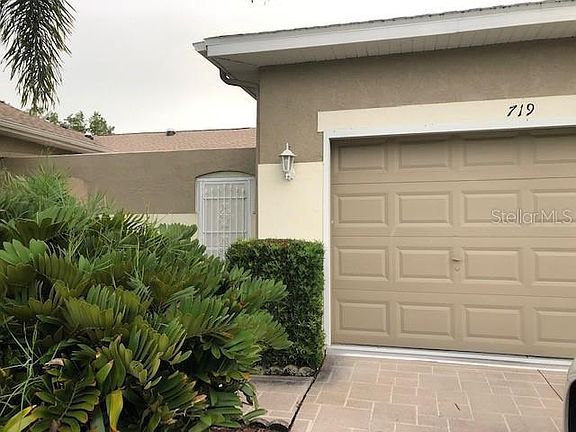 3rd image of 719 Tremont Greens Ln
