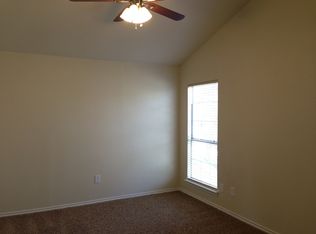 2704 Canterbury St, Euless, TX 76039