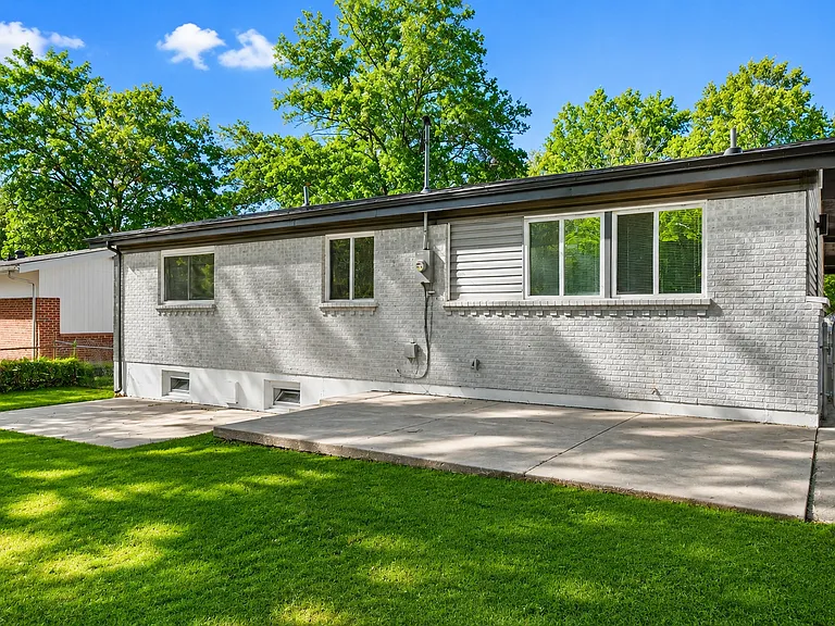 2358 Vorhof Dr — Photo 37