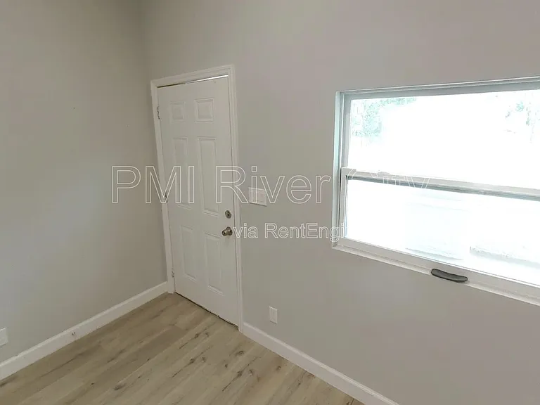 151 W 17th St #1 — Photo 11